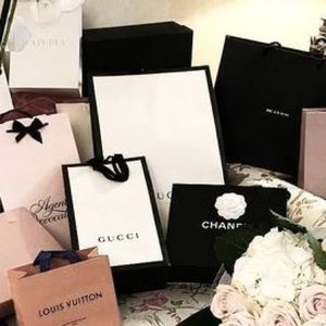 Meet your Posher, Madeline